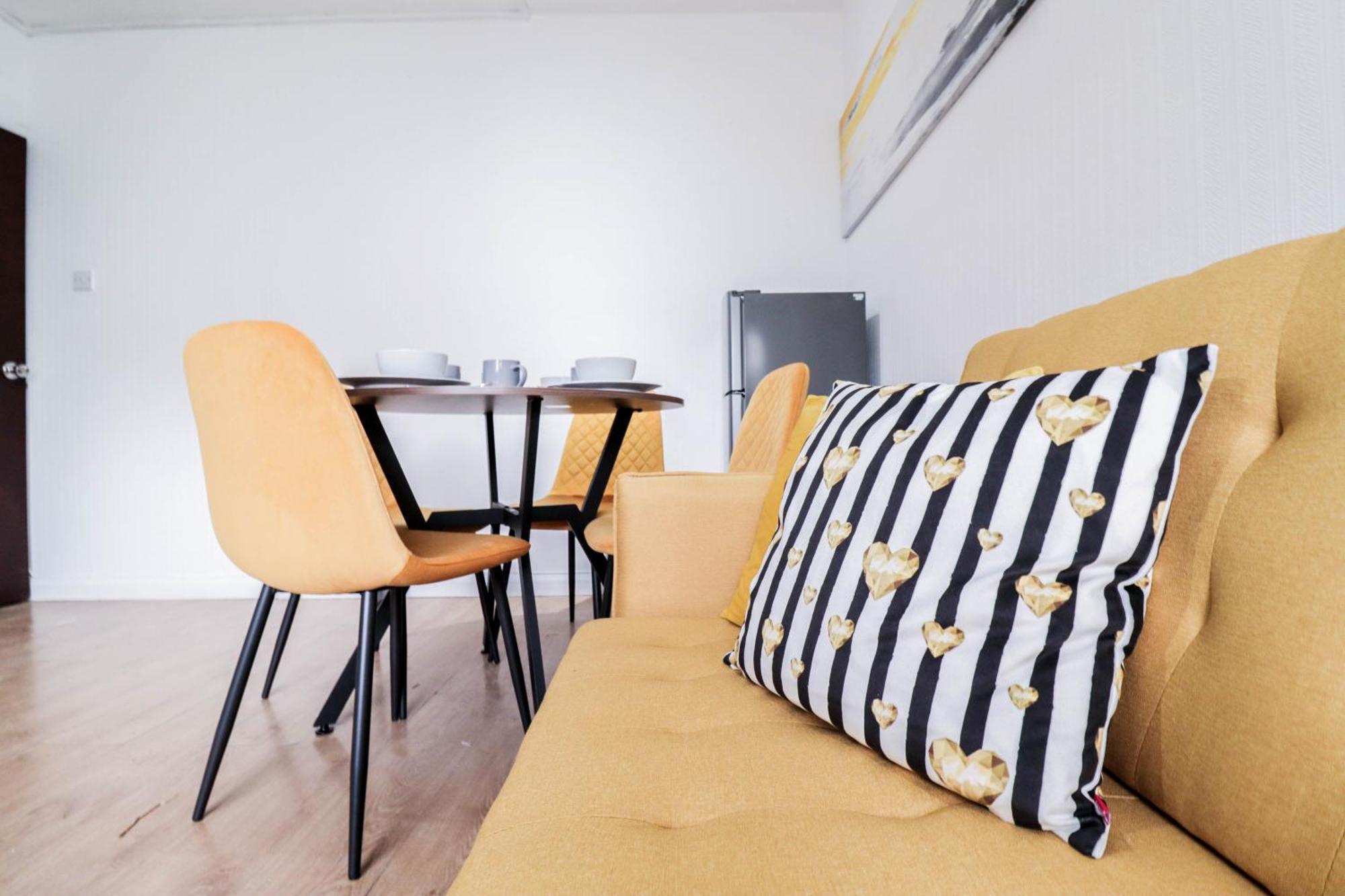 Affordable-contractor 5 Bed House With Driveway! Appartamento Luton (Bedfordshire)