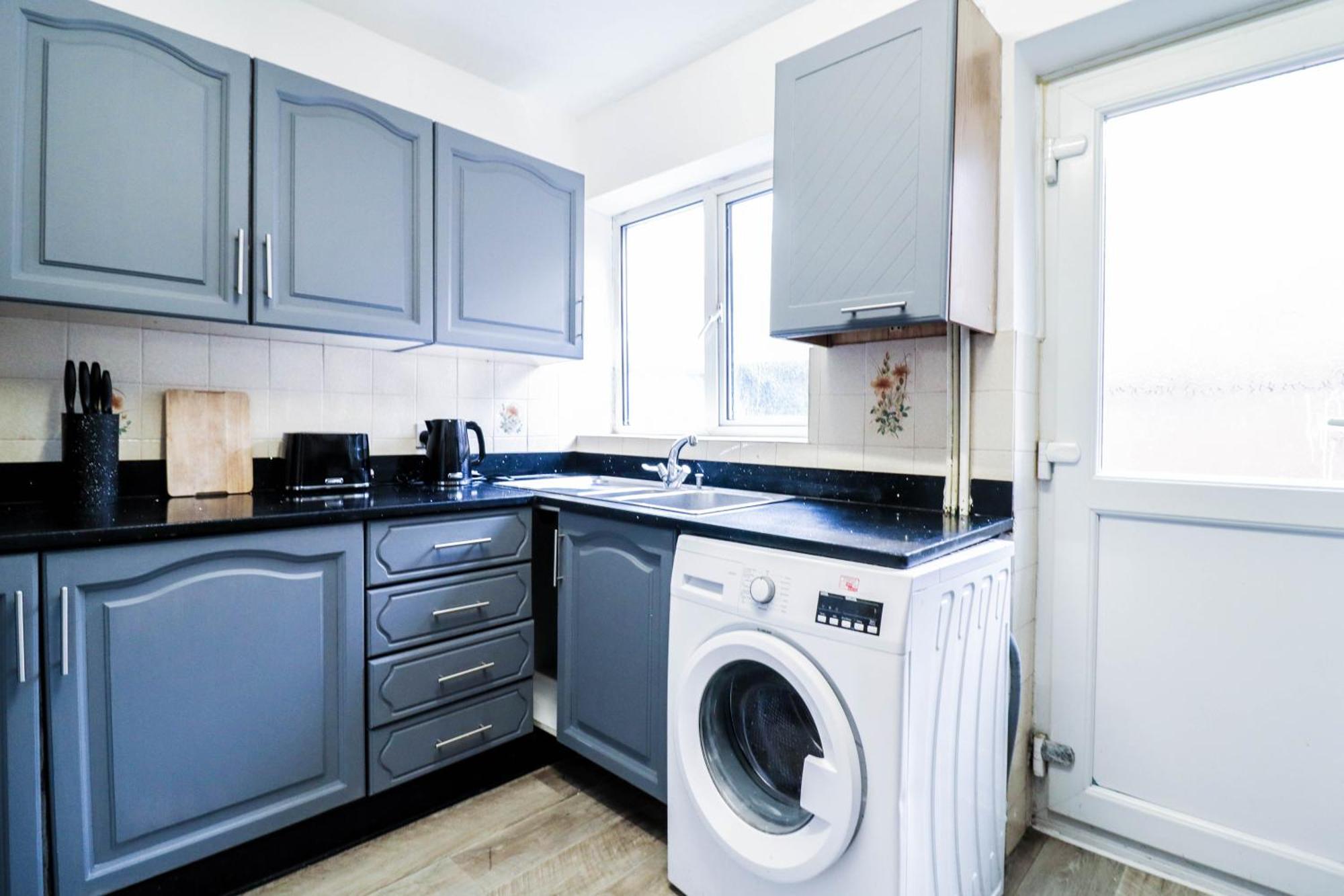 Affordable-contractor 5 Bed House With Driveway! Appartamento Luton (Bedfordshire)